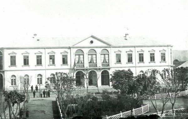 Valdivia Blanco y Negro