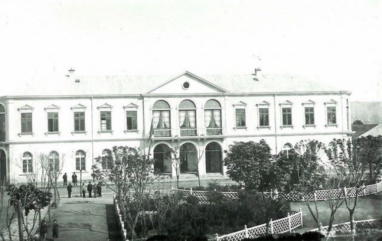 Valdivia Blanco y Negro